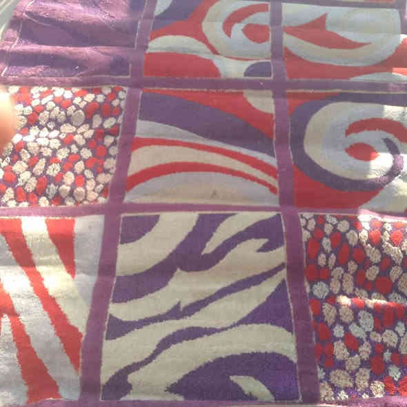 زولية ٤ في ٣ لون جوزي السعر ٥٠ الف .. زولية ٣ في ٢ مربعات السعر ٣٠ الف .. مدة الطول ٤ متر والعرض متر السعر ١٥ الف ... الدورة حي الصحة .. يوجد توصيل 
للتواصل : *********** بغداد
