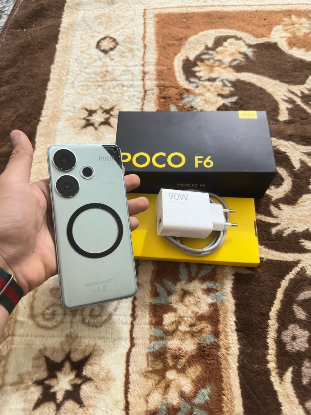 سلام عليكم بوكو F6 ذاكرة 512/12 جيجابايت للبيع مكاني بغداد نضيفً حيلل بس بي هاي الثلمة البسيطة وكلشي مابي بطارية وشاشة يخبلن 120 فريم كل ال الاعب🩶