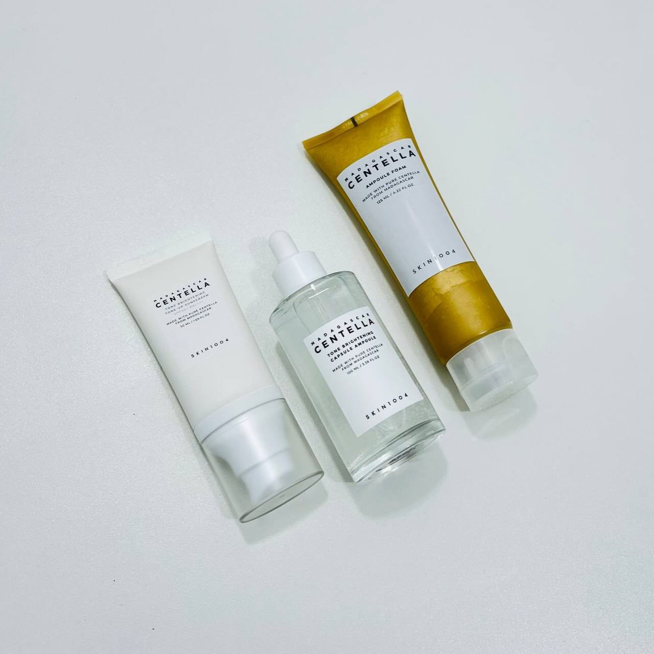 ✨ عرض ثلاثي كوري من Centella ✨ لتفتيح البشرة وأزالة الرؤس 🇰🇷 🇰🇷
روتين متكامل ينطيج حماية تنظيف توحيد لون البشرة ⚡⚡
🧴 غسول سنتيلا
ينظّف بعمق ويعالج الرؤوس والمسام بدون ما ينشف البشرة. 
🧴 سيروم سنتيلا
يعالج التصبغات وآثار الحبوب، يوحّد لون البشرة ويزيد النضارة. 
🧴☀️ واقي شمس سنتيلا الكوري 
ترطيب + حماية يومية من الشمس spf 50🛡️✨

📩 للحجز والاستفسار راسلينا عالخاص 🫶🏻


**إذا كنت صاحب هذا الإعلان وتريد حذفه لأي سبب، رجاءا أرسل رسالة إلى الدعم الفني**