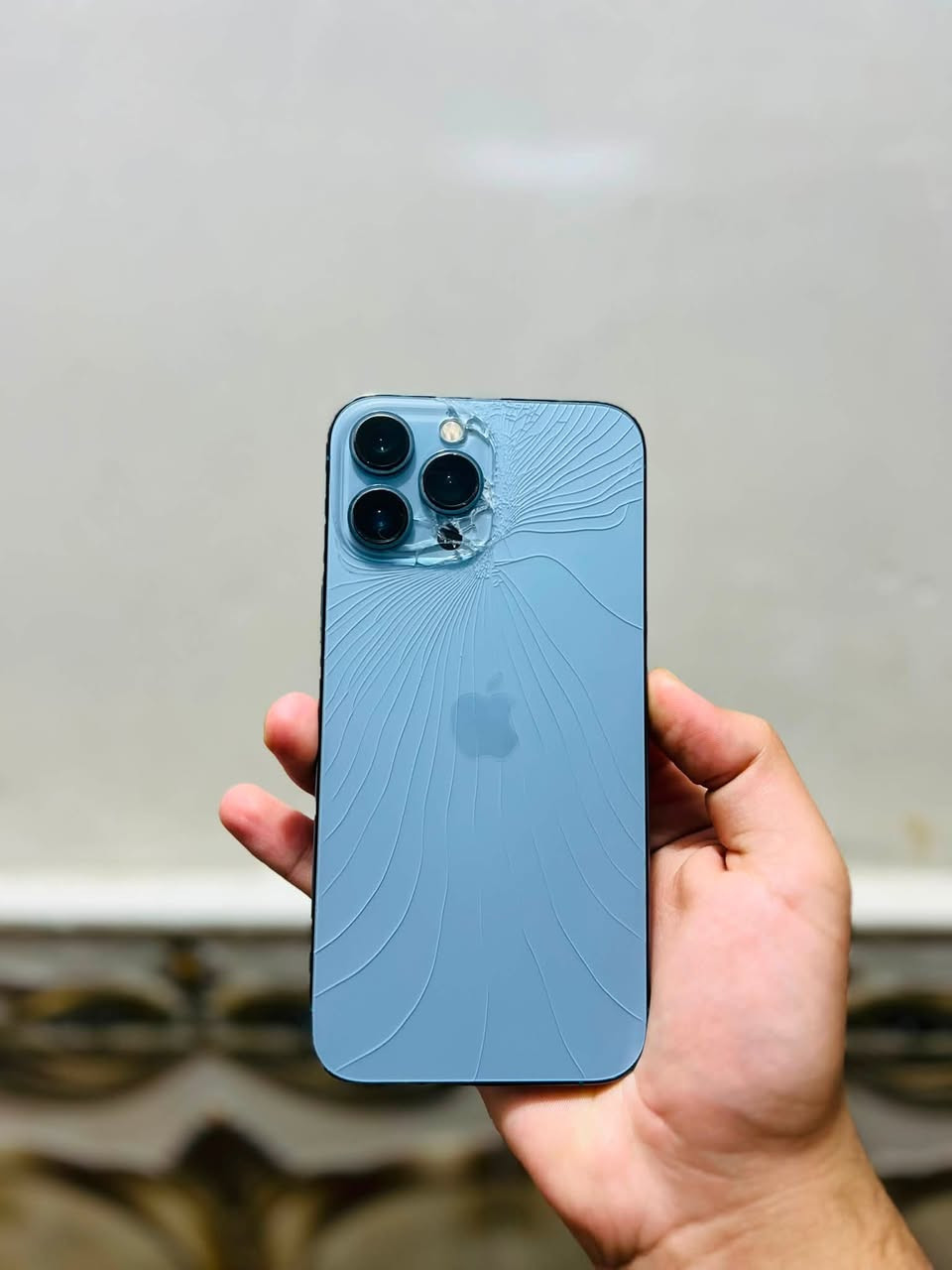 للبيع ‏iPhone 13 Pro Max
الجهاز بلادي 
شرط ميعبر هوه
فقط الضهر مكسور 
كسر داخلي 
بطاريه 87
ذاكره 256
الجهاز حيل نضيف
كله شغال 
كامرات 
صوت 
سبيكر 
السعر 660
وبي مجال قليللل
جماعه ال 600مابيع
للستفسار ***********
العنوان صلاح الدين تكريت
