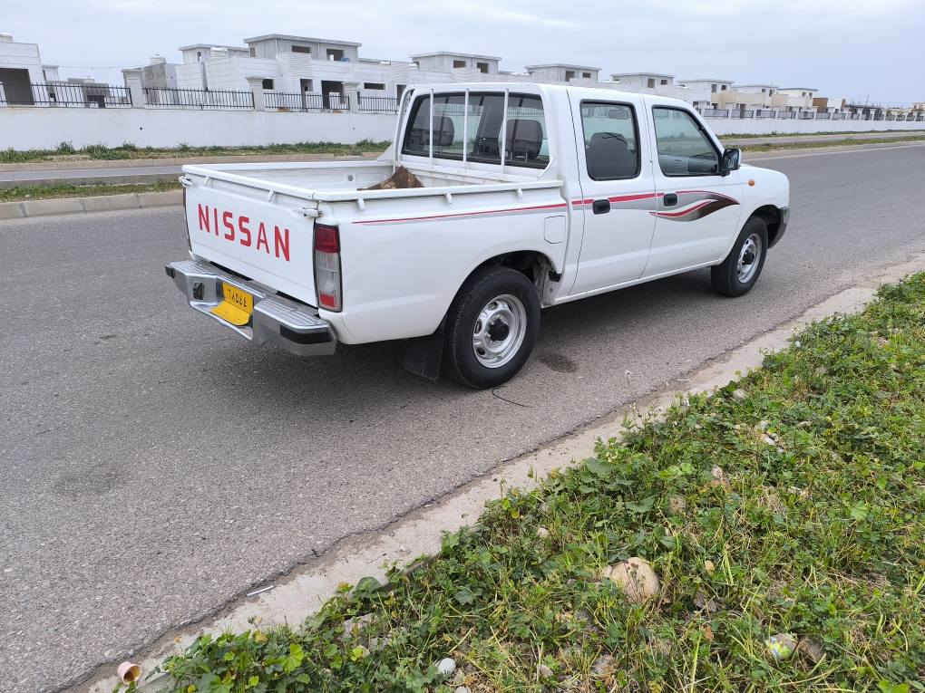 نیسان دەبڵ مۆدێل 2012  مەکینەی نەکراوەتۆ 

گێڕو ئەکسل بەشەرت 218 ڕۆیشتوە لەزگەی 

بیلادە بێ بۆیاخ بێ سارد تەنها پەڵەیە بۆیاخ 

نەبێ بە ژێر دەرگای سایەقۆنەبێ  سەنەوی 

بەسەر چوە هەر چوار تایەی لۆکە نرخی 137 

شوێن کەلار *********** كالار, السليمانية
