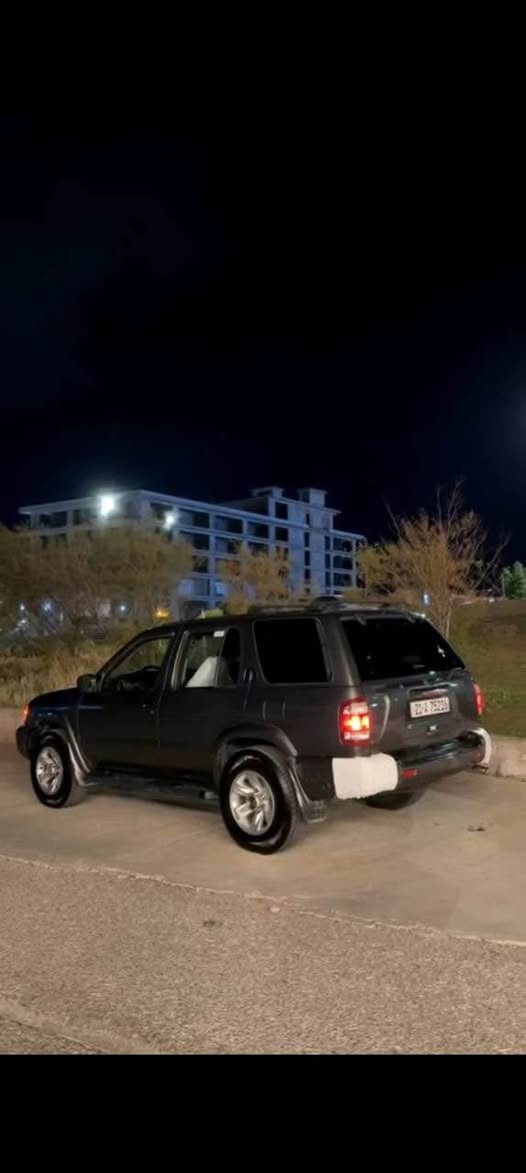 بەناوی خوای گەورە
نیسان پاسفاندەر
مۆدێل٢٠٠٤
مواسەفات فولل
سلاید جام کارەبا تەحدید سورعە
مواسەفات ئەمریکی فولفول
٤ تایەو ویلی لۆک لۆکی لە ژێرە 
سەنەوی ساڵێکی ماوە بەسەر چێت بەشەرتی تەحویل وخرامە 
***********
ماشەڵا هەکەلی نمونەیە ناوی لەسەر دەقی شەریکە ماوەتەوە گێڕو مەکینەو ئەکسل ودەبڵ ئەکسل بەشەرت مەکینەی نەکراوەتەوە حیزام بۆیاخە بۆ جوانی پشت و پێشی کەپسە بێ دەعم سەیارەکە ماڵی دۆستە سیعری ٧٥  گەڵاو معامەلەیەکی برایانە  ناونیشان سلێمانی سەر جادەی هاوکاری  
*********** السليمانية, العراق
