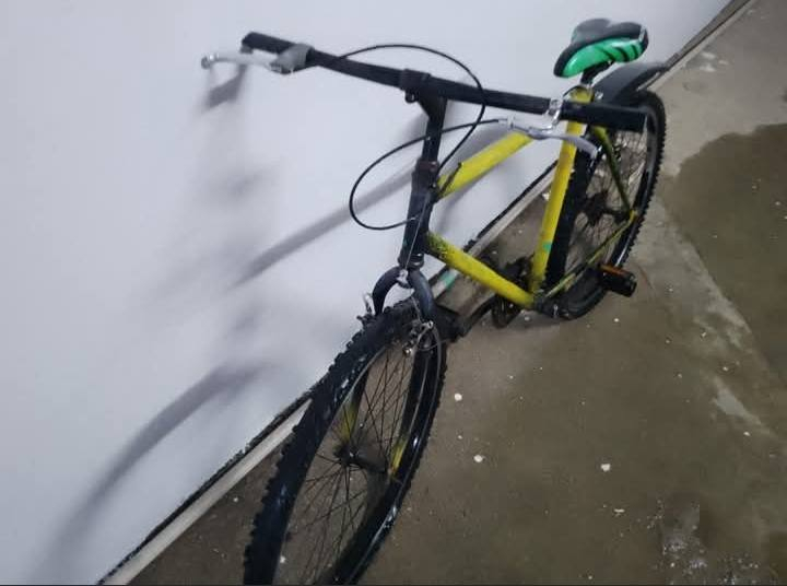 بايسكل بالة للبيع (مصبوغ) 
ينرادله شد براغي تايرات وتبديل جوبين وشوية تصليحات ب 22الف قفل للتواصل كورك: ***********
