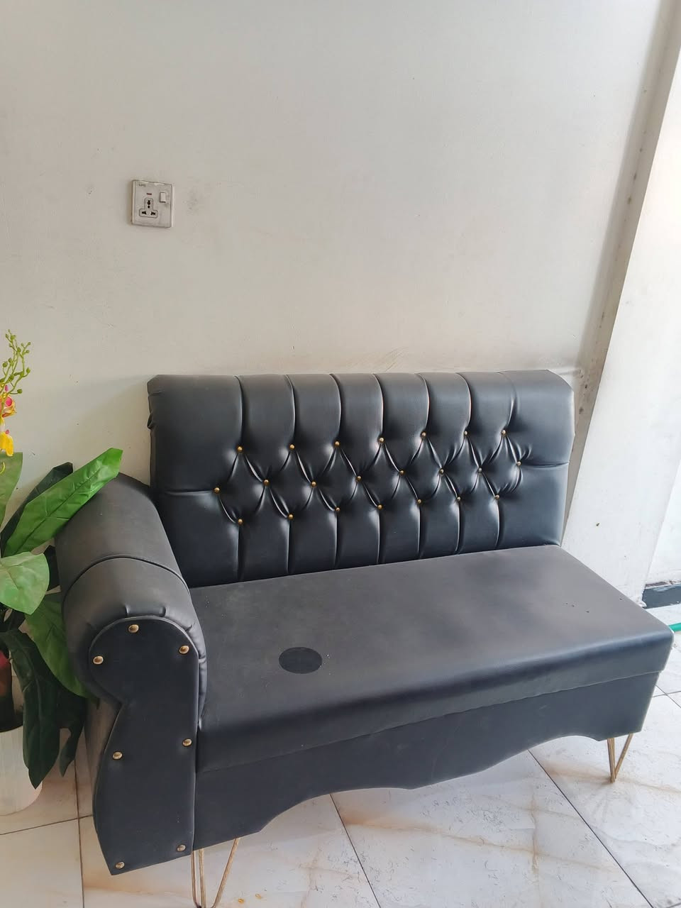 تجهيز محل كامل غراض محل حلاقة للستفسار ***********
