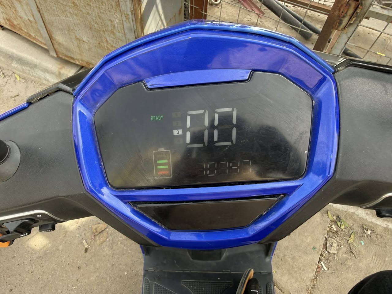 السلام عليكم 
دراجة سكنس شحن للبيع موديل 2024 الدراجة كامله مابيه نقوصات بس واقيه صفح موضحه بالصور ماشيه ممشه قليل ستاند تعليك موجود عندي الاصلي مالته
مكاني النداء السعر 500 وبيه مجال 
الرقم *********** موجود واتساب
ماعندي توصيل
