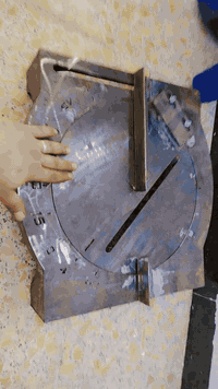 الكل حرفي المنيوم جبتلكم اليوم قاعده كتر متحركه كل الزوايه وشرط الشغل ترهم كتر المنيوم وخشب وحديد السعر 85. ومتوفر توصيل ***********
