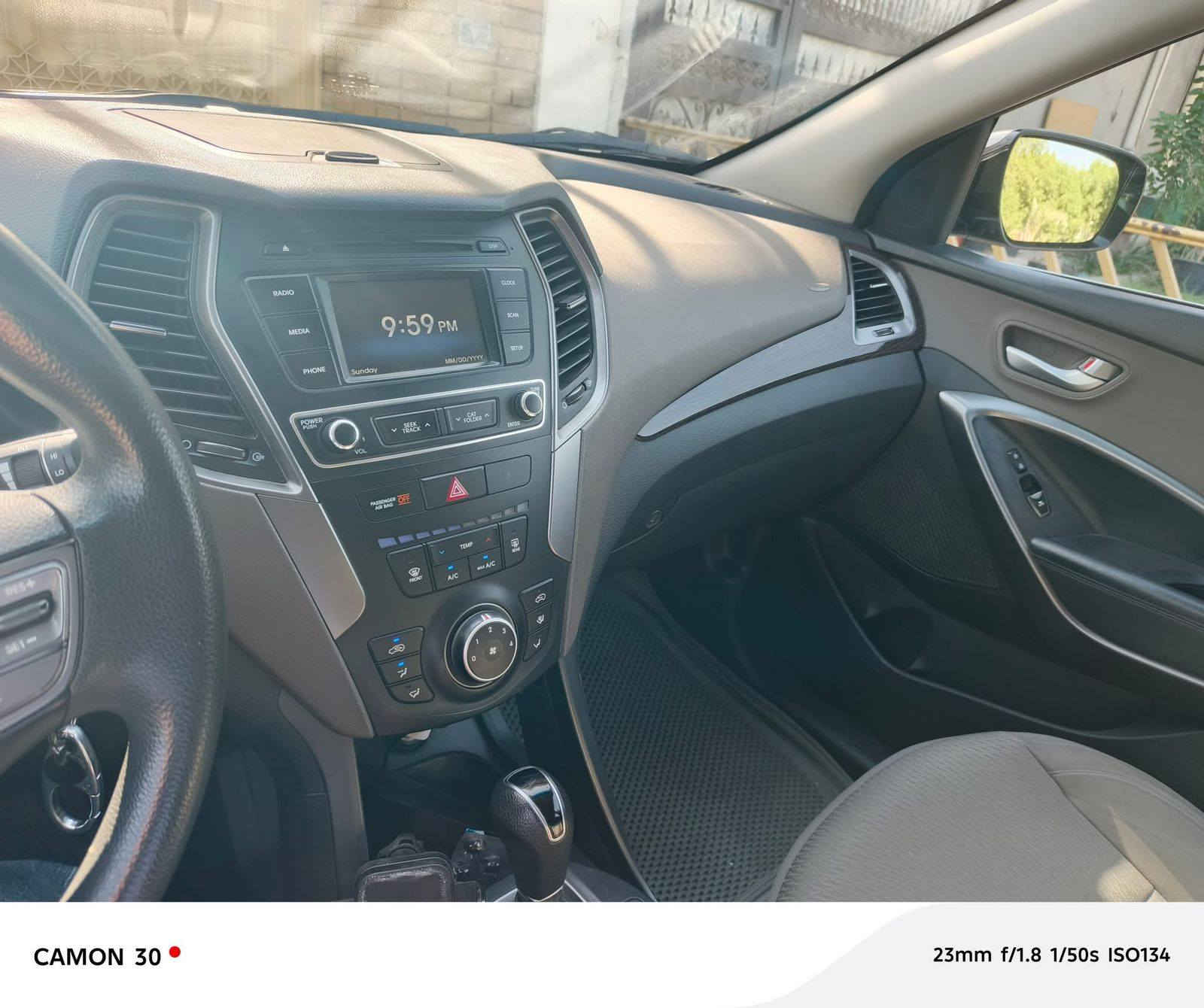 السلام عليكم
سنتاڤيا 2017 وارد أمريكي 

لون فيلي ماشية 104660 ميل 

محرك 2400 Gdi 

حادث جاملغ ونص من البنيد 

السيارة كاملة مال جناية 

رقم دولي الجديد 

السعر 160$ وبيها مجال للطيبين 

مكان بغداد
***********
