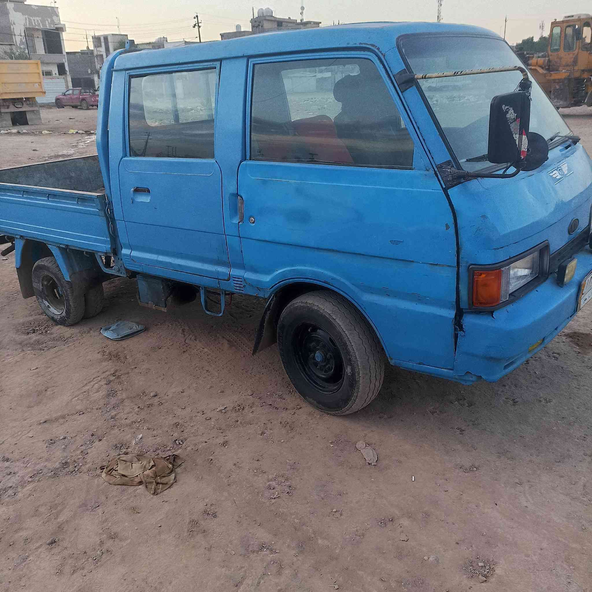 السلام عليكم للبيع كيا بنگو موديل ٩٤ مكفولة گير وگشر ومكينة شرط التحويل السعر ٤٩ ورقة العنوان بغداد ابو غريب الشراي يتصل على الرقم *********** أو075003588 عن د٣ 67 أو***********
