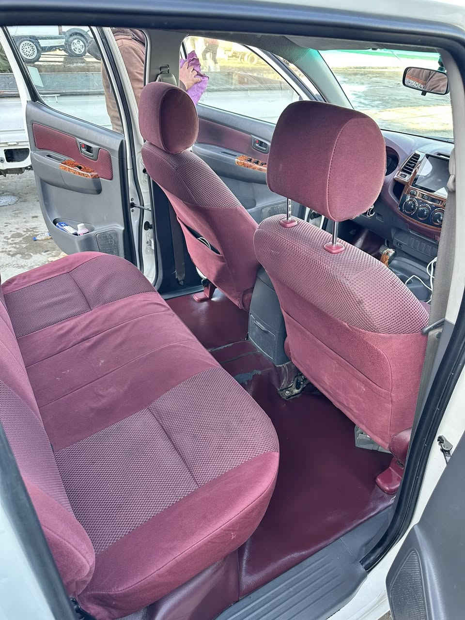 السلام عليكم 
تويوتا موديل 2014. واتماتيك 
رقم كربلاء تحويل مباشر 
بيها بارد شويه في الچاملغ اليمنه 
و صبغ في التكمه مال الباب الوره 
و الباب مال البدي مبدل 
السعر 205$ وبيه مجال 
📍 العنوان صلاح الدين سامراء 
*********** عبدالله
