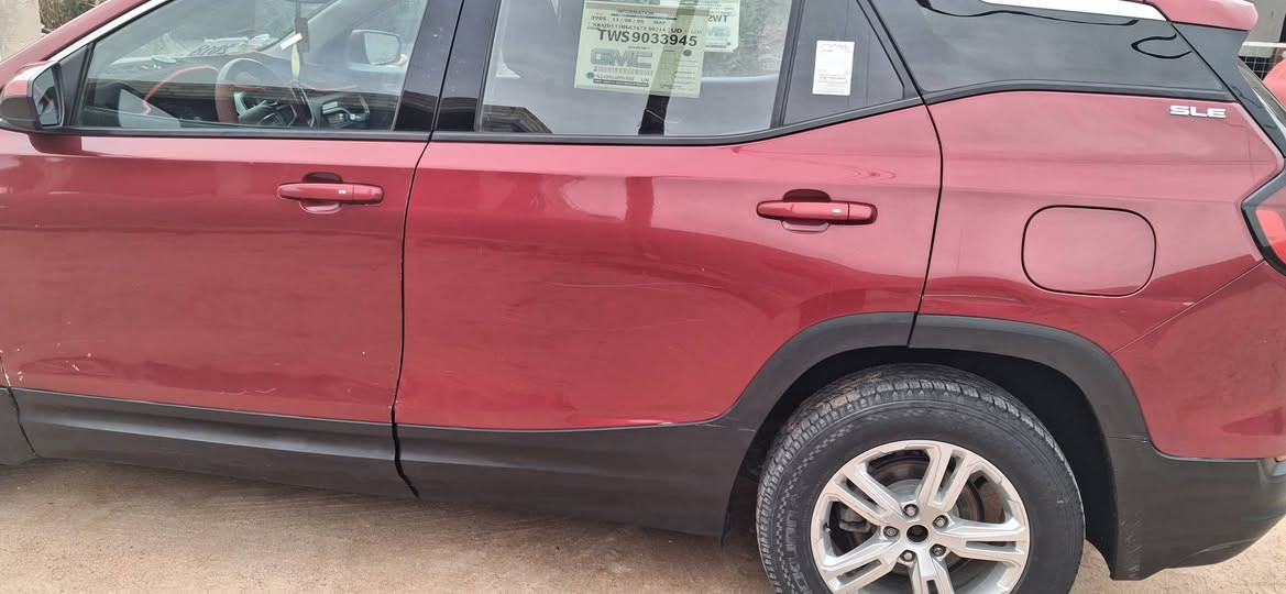 السلام عليكم
من رخصة الادمن
جمسي تيران 2018 بسمي تحويل ثاني يوم مكينه وكير خير، من الله مكينه 1500 تيربو هسه شاده مال 2022 حادث خفيف بدون ايرباك 
السعر 137$ وبيه مجال بسيط 
رقم *********** بي واتساب غير متواجد بالفيس البصره قضاء الدير الهران
