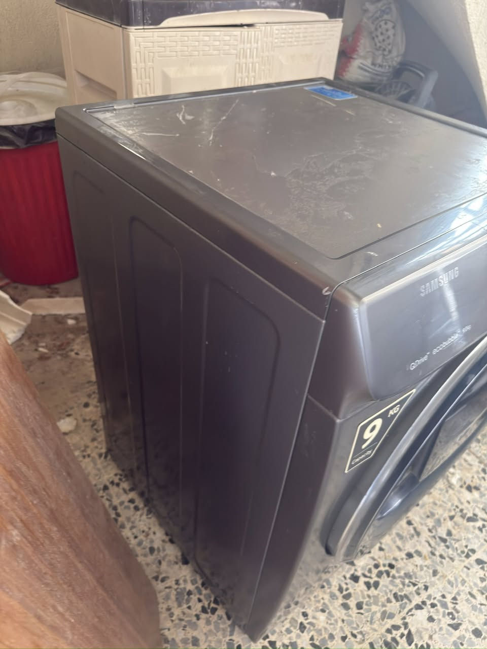 سلام عليكم غسالة سامسونج ٩كيلو شغاله كامل بس التجفيف بيها يشكل مرات يشتغل مرات لا السعر ٢٠٠ وبيها مجال للتواصل على الواتساب ***********
