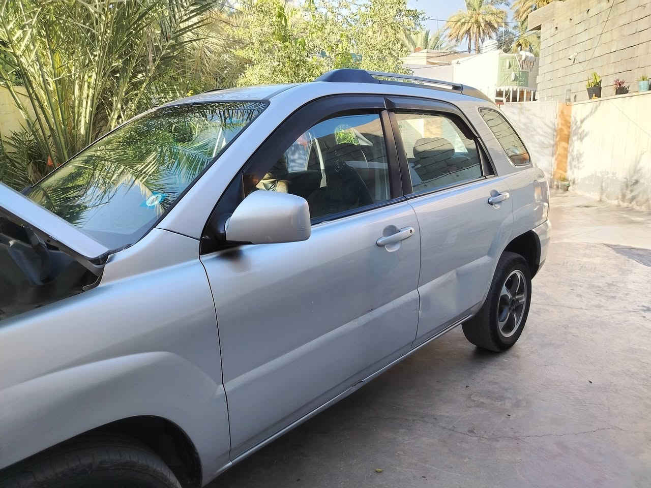 السلام عليكم
سبورتج 2009 خليجي فول خير من الله 
بيه بس صبغ قطعتين بدون داخل وباقي كفالة عامه تبريد خير من الله 
محرك 2700 يعني 6 سلندر كير خير من الله 
سيارة جديدة معنى كلمة  رقم كركوك بسمي تحويل ثاني يوم 
السعر 110 بيه مجال 
مراوس و بيع. 
نتصل عله رقم ***********
مكاني ديالى بعقوبة ناحية العبارة
