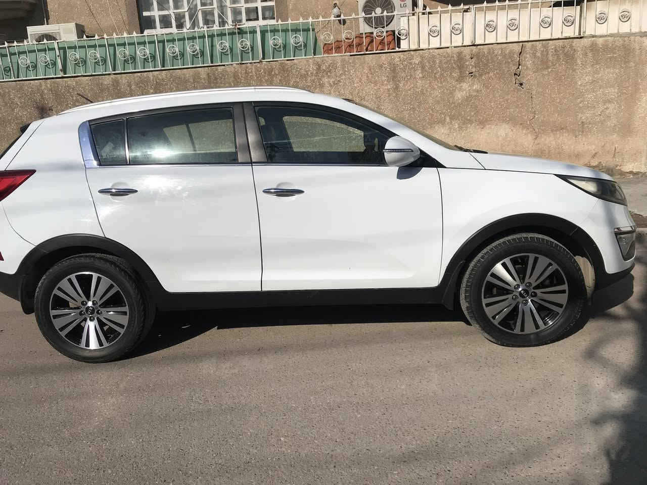 السلام عليكم سبورتج 2015  محرك2000كيرومكينه مكفول نص فول السياره موصفات مكانها البلديات لاتصال ***********@
السونار موجود 
معروضه 145
