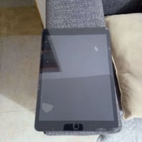ايباد 9 للبيع يحتاجله بس شاشه. العنوان بغداد الغزالية  وتساب 077272911...