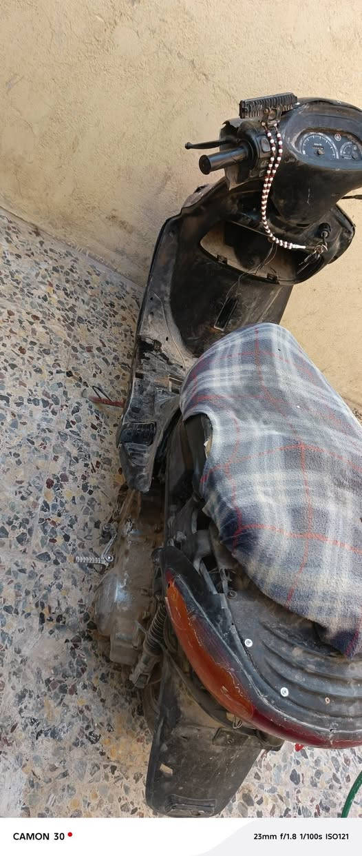 السلام عليكم 
بسبب الوعود الكاذبه عدت النشر 
دراجه ماكس فراشه للبيع
شلعه فوال
كفرات شركه 
***********
المكان كربلاء
