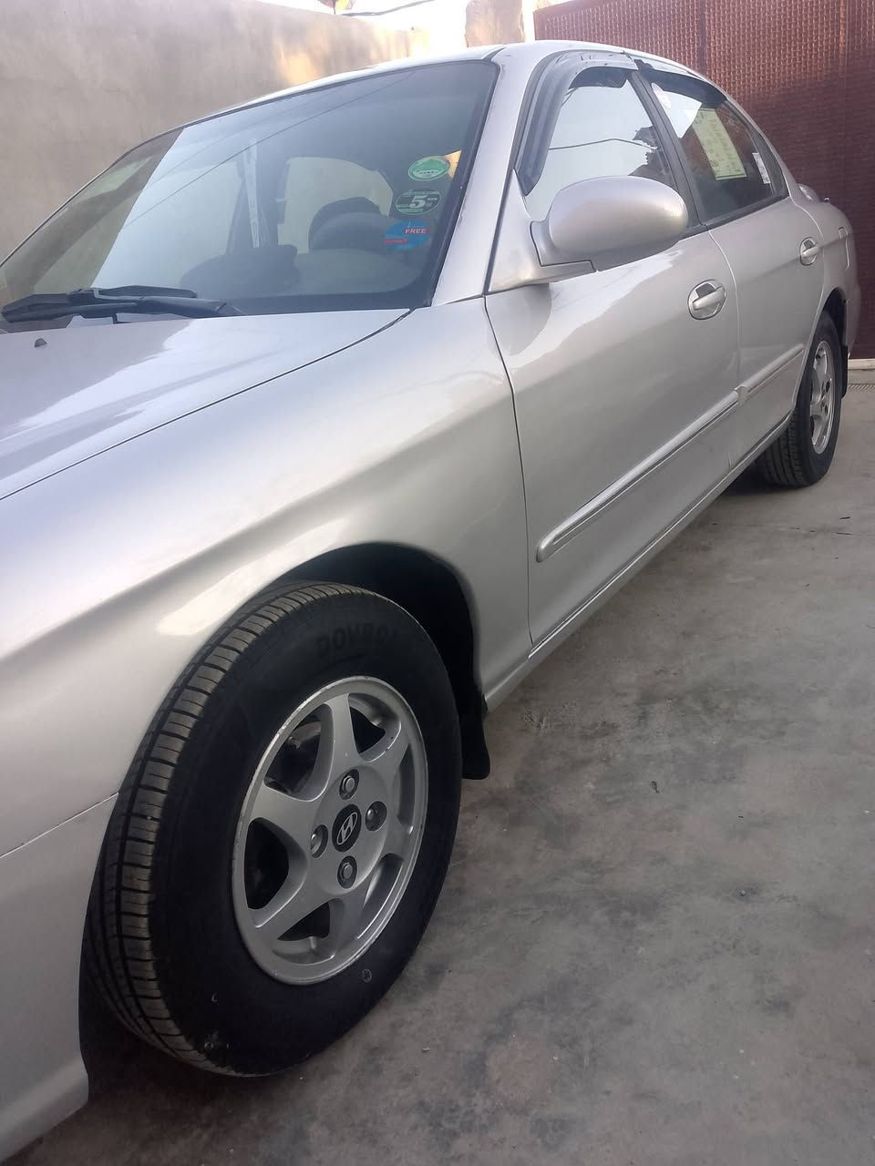 سوناتا فورموديل 2000 للبيع رقم دولي بسمي سنويه مجدده 2030 مع هزه
صبغ عام بدون اي طخه تبريد وتدفه شرط 
طخم تاير جديد سنتر لوك ابواب مع جهاز تقفيل وتفتيح 
صدر امامي مع خلفي لوك اريل كهرباء مع كهربائيات الكل شغله علما السياره بدون اي نقص 
محرك وكير شرط من شروط حاويه ع الفحص قبل شهر شادهم مع جميع التفرعات الاستفسار ع الرقم ***********
مكان السياره ب ديالى قريه سراجق والسعر 60 بيه مجال قليل تحياتي لكم جميعا
