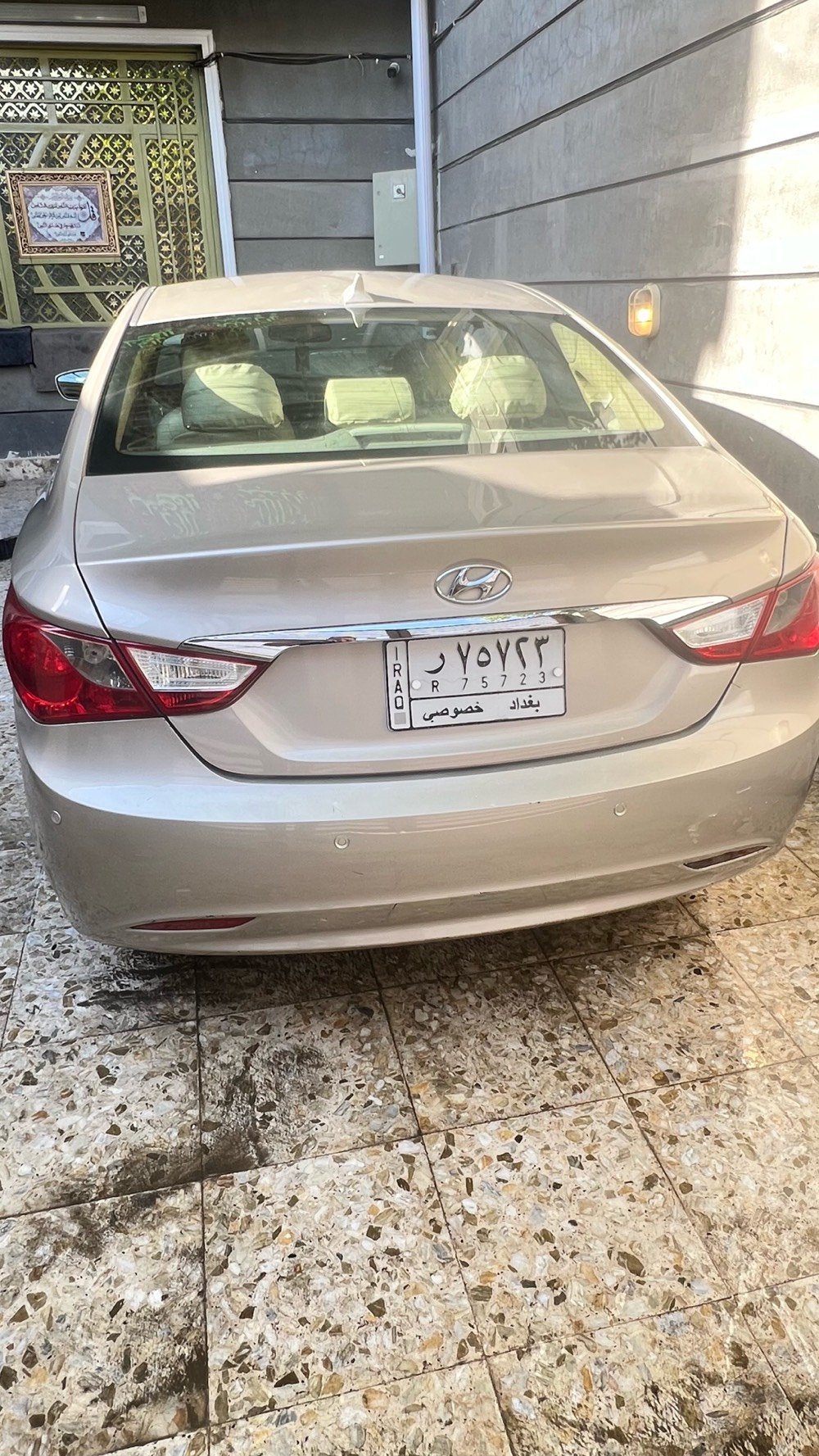 سياره سوناتا 2011 امريكي
سياره على ايدي نضيفه 
مكينه كير حداديه مكفوله 
تخم جديد تبريد ثلج 
بس البنيد بي جراد وسويته ڤابلون
حادثهة بنيد ودعاميه 
قطعتين بالتكمه مال الجامه الاماميه صبغ