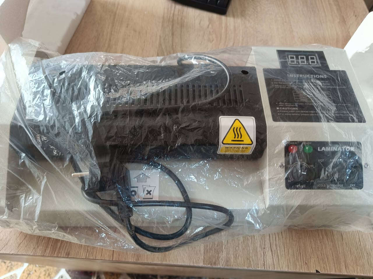 📢 للبيع جهاز تغليف حراري (Laminator) جديد

🔹 جهاز تغليف حراري 
🔹 مناسب لتغليف الهويات، الشهادات، المستندات والصور
🔹 مزود بتحكم بدرجة الحرارة وشاشة عرض رقمية
🔹 يعمل بكفاءة عالية وسهل الاستخدام

💰 السعر: [55 الف والتوصيل مجاني]


**إذا كنت صاحب هذا الإعلان وتريد حذفه لأي سبب، رجاءا أرسل رسالة إلى الدعم الفني**