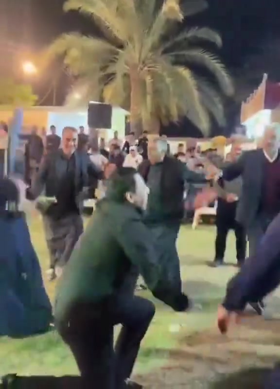 زياد الجنابي : اليوم يلعبونك جوبي للصبح👇🤣🤣

#شيلووووووووه 😂


**إذا كنت صاحب هذا الإعلان وتريد حذفه لأي سبب، رجاءا أرسل رسالة إلى الدعم الفني**