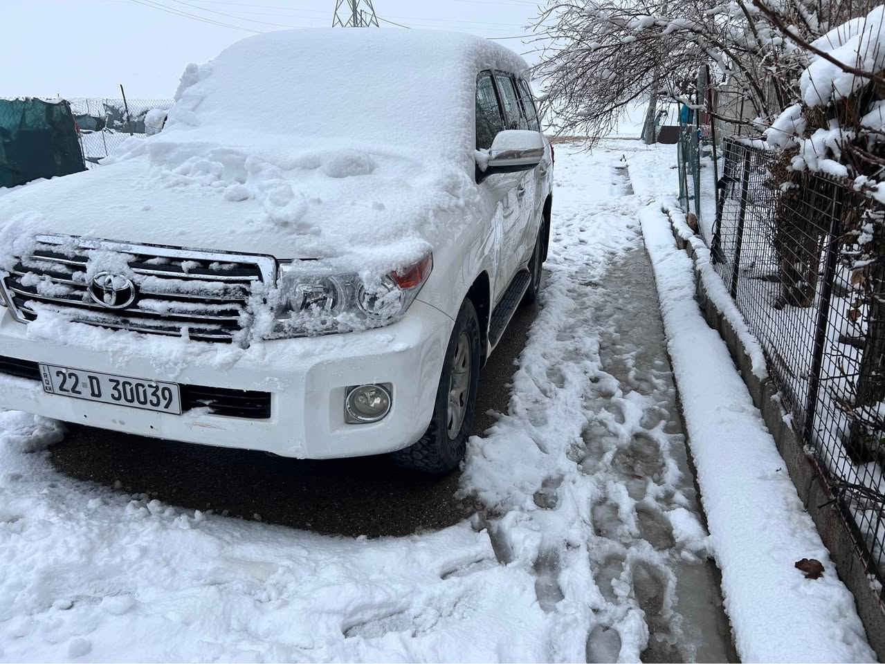 تويتا لاندكروزر موديل ٢٠١٣ مواسه فاتي G سپي به فري هجي پيوه نيه لوك گيرو مه كينه ي به شرت سپانه ي لي نه دراوه سه نوي تازه  ***********. *********** شمشمل, السليمانية
