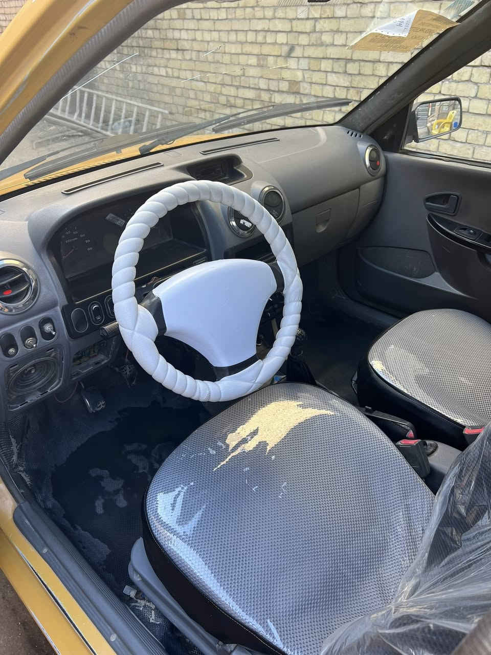 سلام عليكم سايبه موديل 2013 هيه وغرامه مصفره شرط تحويل كفاله سياره شواصي بيه خيط بخار تخم تاير دوشمه السيآره خير من الله العنوان الدوره السعر30 الرقم ***********
