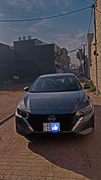 نيسان سنترا2024 وارد امريكي دخول جديد  ضررها فقط جاملغ امامي ومبدل نفس...