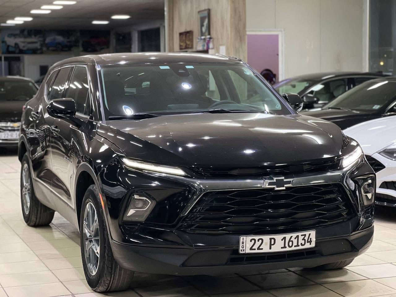 السلام عليكم ورحمة الله وبركاته.
#معرض_ابن_شعبان_لتجارة_السيارات. 
____________________________
✅اسم السيارة : شوفرليت بلايزر
✅الموديل : 2023
✅رقم السيارة : رقم اربيل  تحويل ملكية او ✅وكالة حسب رغبة المشتري 
✅السعر : 190 ورقة
✅الضرر : جاملغ امامي ايسر و طرف البنيد 
✅عداد المسافة : 34 الف ميل فقط
✅الايرباكات :  ضرر ايرباك الدركة  
____________________________
🔻1-حجم المحرك 4 سلندر 2000 تيربو  🔻
🔻2-ويل كب حجم 18 مع طقم تايرة 🔻بحالة ممتازة 
🔻3-بصمة ابواب و بصمة تشغيل و تشغيل 🔻عن بعد 
🔻4-لايتات زينون عالي ناصي اصل 
🔻6-غرفة السيارة مخمل اسود  
🔻7-تحكم كهربائي لمقعد السائق 
🔻8-تحكم ستيرن جهتين متكامل 
🔻9-رادار امامي مانع للتصادم
🔻10-شاشة كبيرة الحجم للتحكم بكافة الايعازات
🔻11-كامرة خلفية 
🔻12-تحكم كهربائي لمقعد السائق 
🔻13-وضعيات متعددة للقيادة 

🔵السعر المطلوب : 190  ورقة🔵
 
____________________________
للأستفسار اكثر : 
الادوات ☎️***********
المبيعات☎️***********

🔴العنوان: النجف الاشرف🔴
🔴المدينة المائية🔴
🔴مقابل حي الجامعة🔴
🔴مجاور كافية الزاويه🔴
