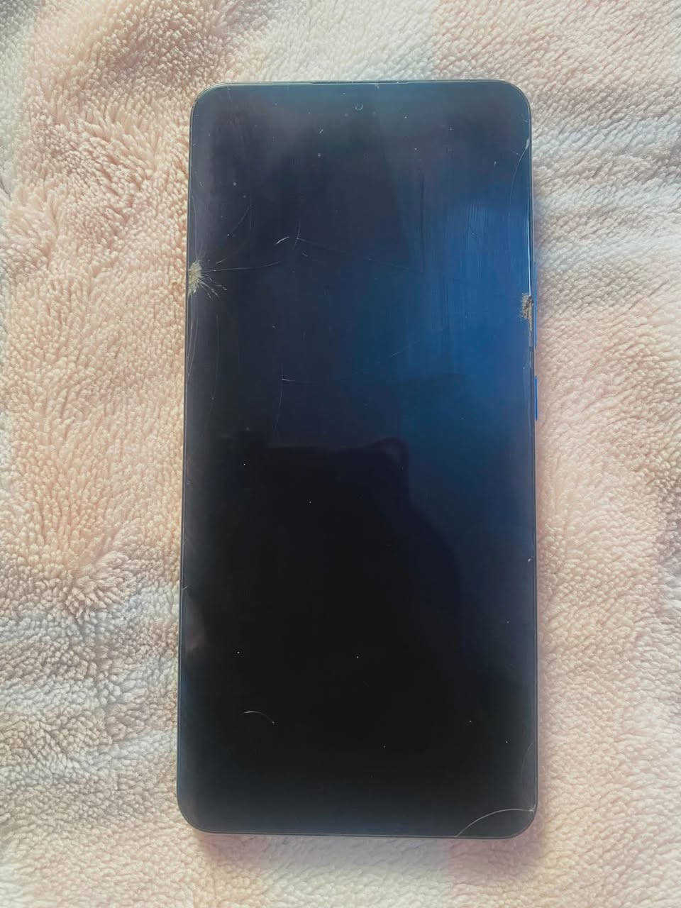 جهاز تحفه كاميرا خرافيه اول ما نزل 800 ماخذك جهاز راقي 120 فريم ببجي الجهاز كل شيء ما بيه ولا مستبدل بيشي مقفول فقط مراوس ذاكره 256 عشوائيه 12 + 12 الرقم واتساب فقط مراوس ***********
