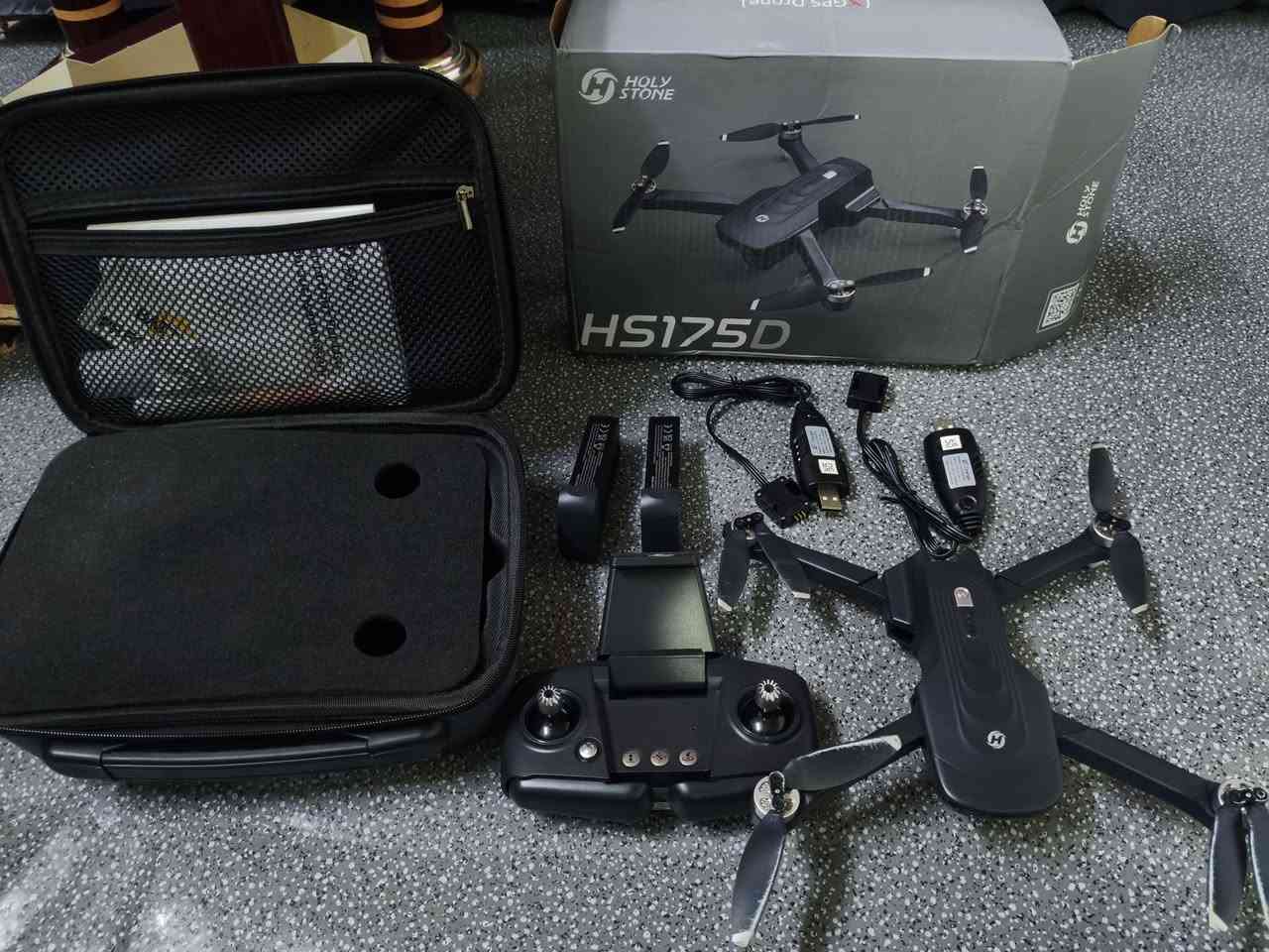 درون hs175موصفات احترافيه كامره 4k تتزود برام.  كامل ملحقات بطاريتين ب125الف. مع توصيل. *********** اي استفسار.
