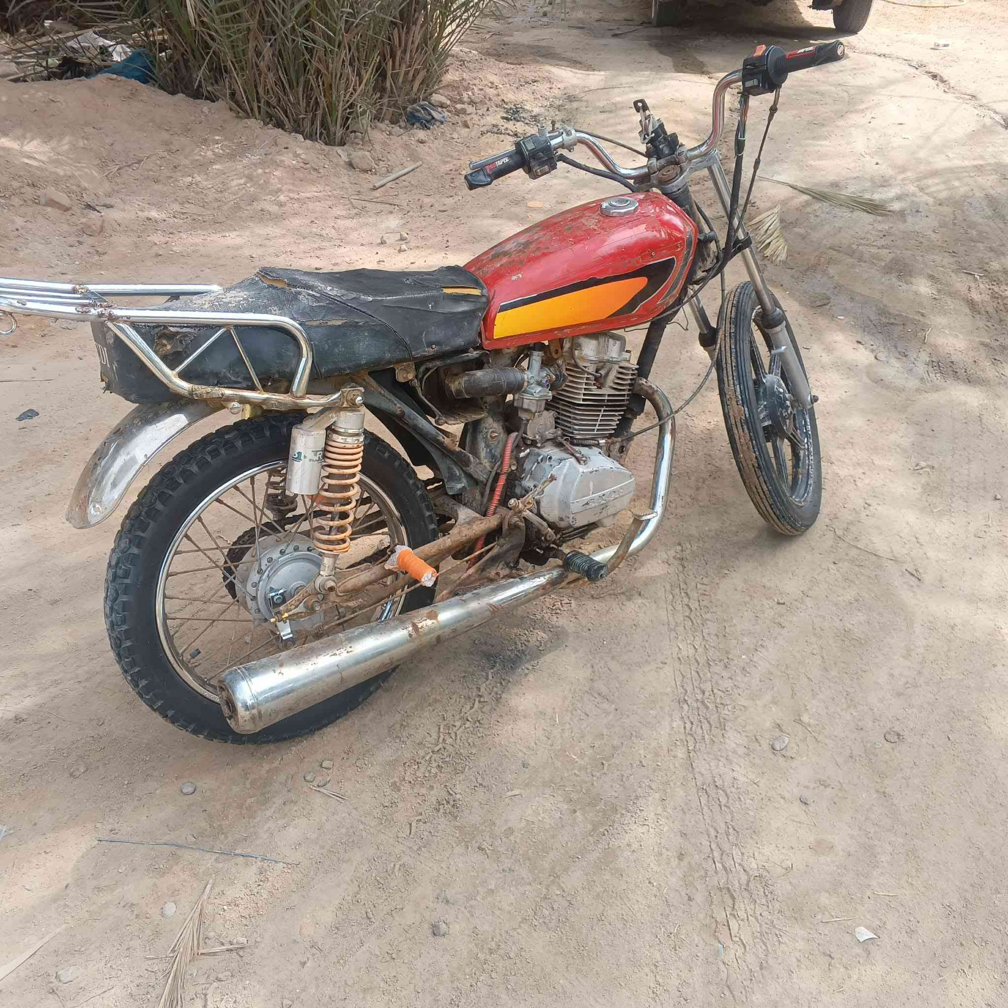 سلام عليكم دراجة للبيع خمس كير كلك السعر 175 بيه مجال  هاذه الرقم ***********
