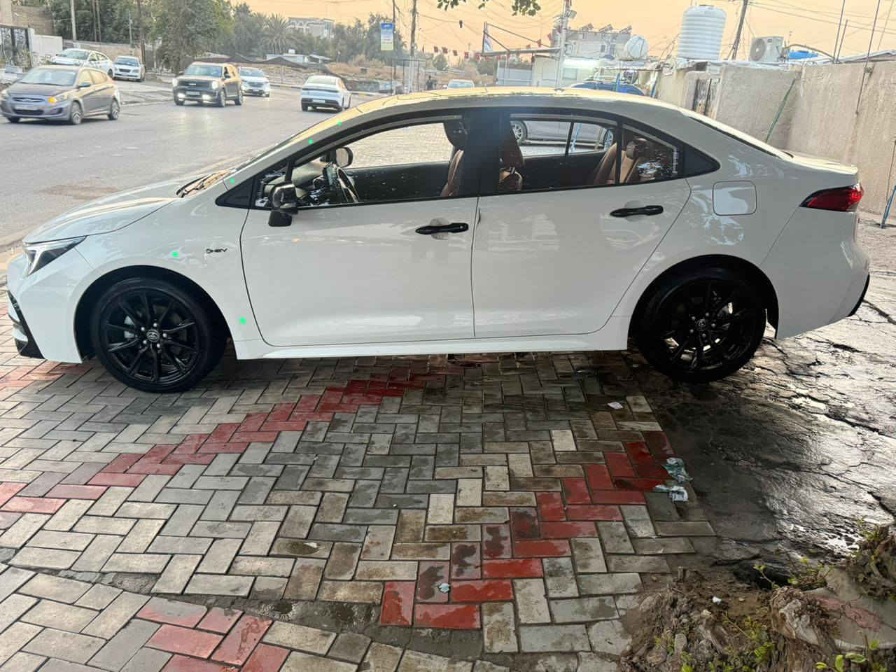 كورلا 2025 S(بلاك ادشن)يعني فول مواصفات واحد ع واحد
مواصفات 
محرك 1800
بصمه 
فتحه
4 كاميرات 
شاشه
حساس امامي خلفي 
رادار امامي خلفي جانبي
كشنات كهرباء 
قطعتين تبريد 
داخل لونين 
علامات أو بدأت أو مري اسود بلادي 
ويل كب اسود 
السياره فول الفول أو مكفولة من صبغ أو تبديل أو بارد فقط كم رصعه بسيطات موضحهن بالصور ماشيه 9400 كيلو فقط بوضع الشركه رقم بغداد بسمي تحويل 
السعر 148 ورقه الرقم ***********
