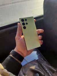 عندي s23 الترا 512 لون بيجي  جهاز نضيف نسخة امريكية فقط قلم مايشتغل  ب...