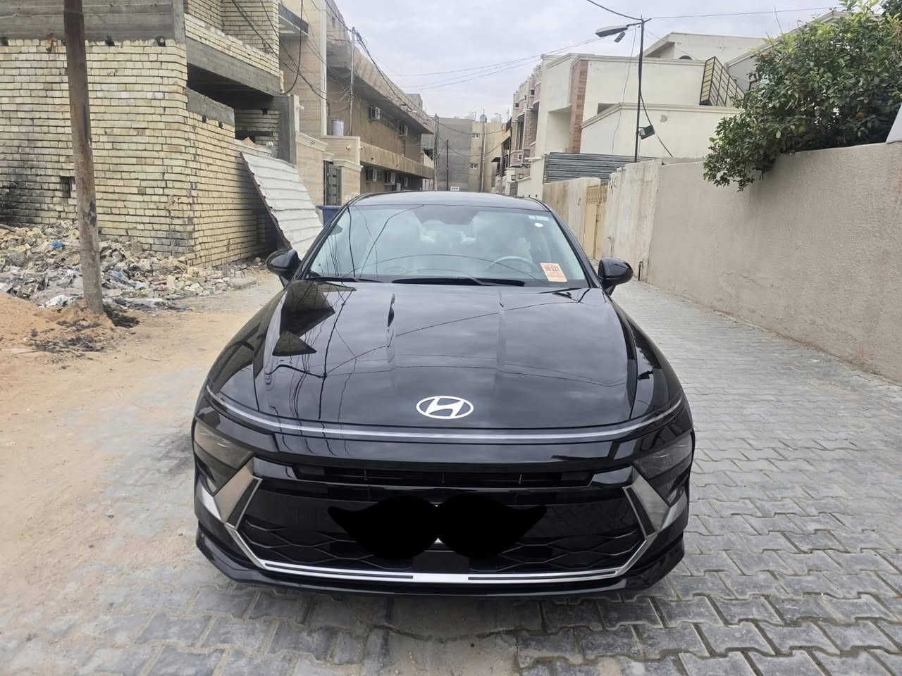 سوناته 25 SE وارد امريكي 2500 تنفس طبيعي 4 سلندر بإسمي تحويل مباشر حادثهه موضح بلصورة قبغ جنطه و دعامية الباقي كلين ماشية 8000 سعرهه 21.300$ 
كير اوتوماتيك ٨ سرع اضاءة اماميه خلفية ليد 
شاشه لمس تدعم ابل كار بلي واندرويد اوتو
شاشه عدادات رقمية حفاظ على المسار
نظام تحذير من الاصدام الامامي مكابح طوارئ
مثبت سرعه كاميرا خلفيه كشنات جلد
مكاني بغداد الكاظمية ***********
