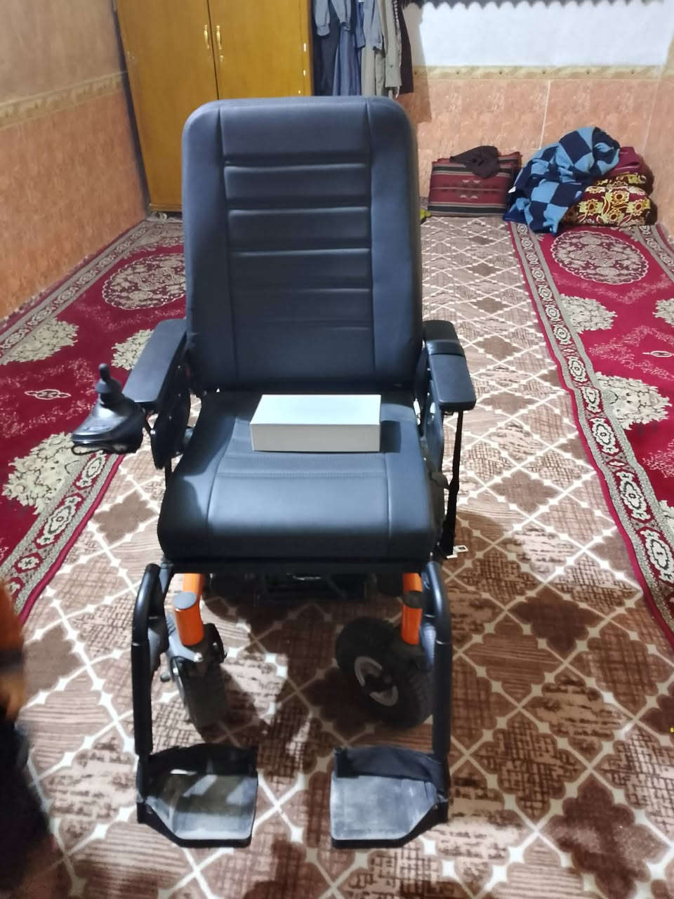 عربا معوقين البيع شحن جديده
حجم كبير شحنه الواحده تمشيك 40 كيلو 
سعره خاص ***********
