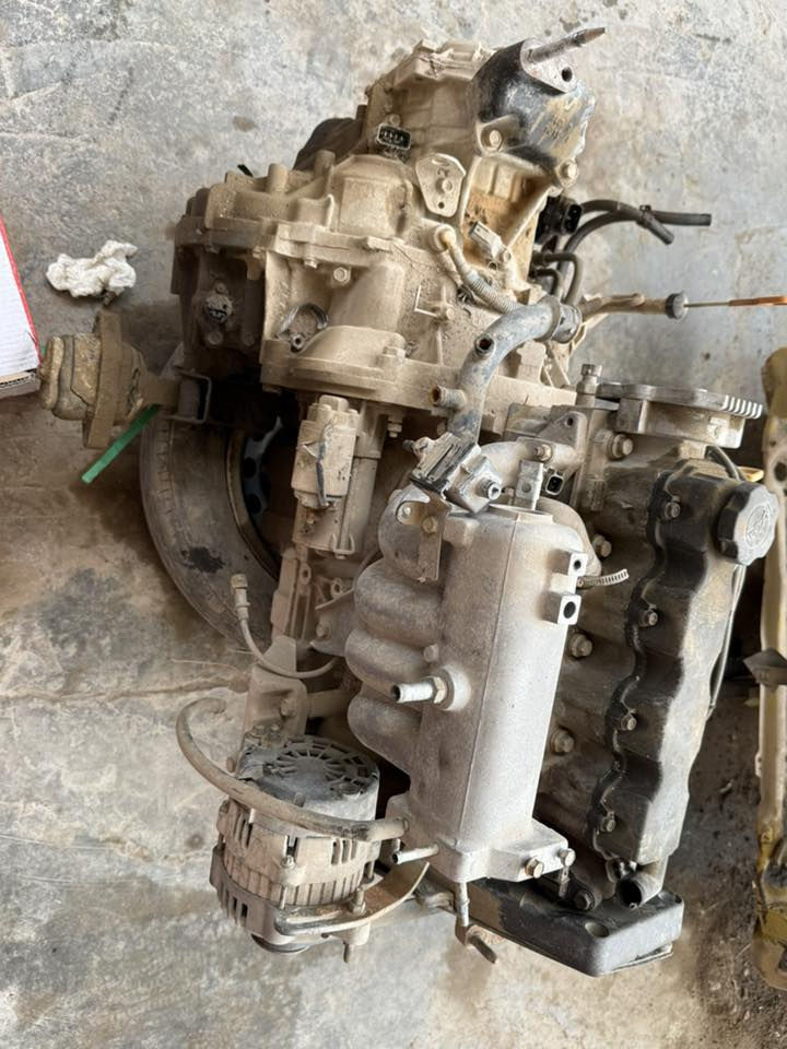 السلام عليكم محرك وكير افيو للبيع مفتوح خليجي *********** المحرك مكطوع بيه القايش مال تايم كيس
