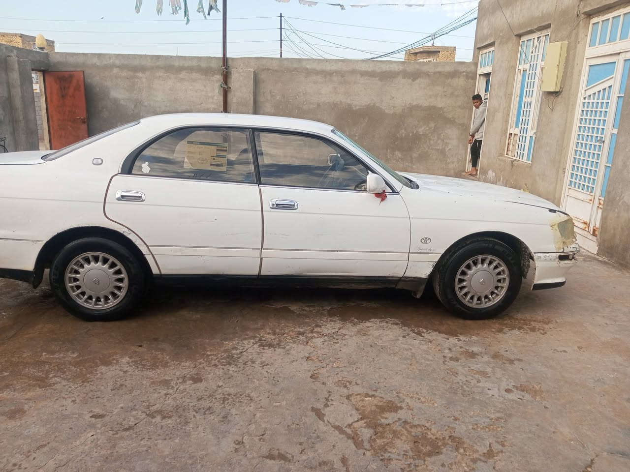 سياره البيع 93 بطه متصل رقم نينوه بيه وكاله عمه نا بصم سياره مكينه وكير ثنين ونص  كفاله كربيات جهزه سنويه نفذه بل 20ذني عليه اليشتري يخذ صافي  المكان الشطره السليمان   السياره بيه كصه جنطه فقط ولباقي كفاله  السعر 35 وبيه مجال ***********
