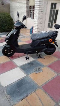 دراجة كهربائية • استعمال شهر • ضمان سنتين