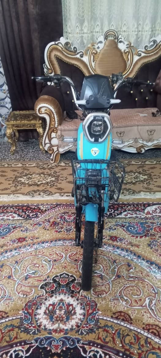 السلام عليكم ورحمة الله وبركاته
حبايب دراجة شحن للبيع سرعتها 75 وماشية 1000 KM
كهربائياتها كلها شغالة اربع نمر مزودة ب عقل رياضي ابريك امامي وخلفي شغال خمس بطاريات غراضها كاملة ومكملة 
مكاني اسكندرية حي العطاء على شارع 30.
سعرها 550 وبيها مجال للطيبين حك الجية.


**إذا كنت صاحب هذا الإعلان وتريد حذفه لأي سبب، رجاءا أرسل رسالة إلى الدعم الفني**