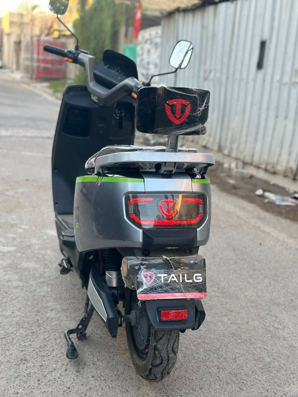 دراجه شحن شركه تايلج من ارقه شركات دراجه جديده ما ناقصها برغي دراجه تخبل شلعتها قويه ستخدام قليل كلش بطاريات 🔋 كلهن 12 ما بيها وحده تعبانه ملف عقل كفاله جديده دراجه ركز بصور ومكاني  بغداد دوره سعر 750 وبيها مجال قليل وبلخدمه رقمي ***********
