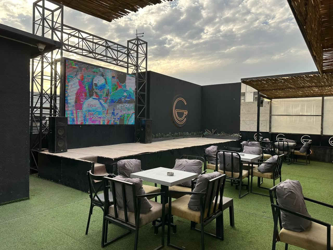 C Cafe & More
� فرصة استثمارية مميزة للبيع 🔥

كافي متكامل بموقع جداً حيوي وعلى شارع عام 🚗✨
الاسم معروف جداً وله سمعة قوية بالسوق

📍 التفاصيل:
• مكوّن من طابقين الطابق الثاني سطح + بلكون في الطابق الاول 
• مساحة كل طابق 300 متر
• تصميم مرتب وجاهز للعمل مباشرة

☕ التجهيزات:

• مطبخ متكامل بكافة الأجهزة 
- گرل غازي 
- قلاية عدد 2 
- ميز ستيل تحضير كبير عدد 2 
- مجمدة + براد كبير 
- رفوف لخزن الاغراض 
- مايكرويف 
- جهاز صلصات 
- ماكنة ثرم 
- 
- طباخ عيون 3 كبيرة لوجبات الفطور الصباحية + لتحضير الطعام لكمية كبيرة 
- سنك 
- ساحبة هواء صاروخية 
- المطبخ جاهز لتحضير اي وجبات بدون اي نقوصات 
- 
• قسم باريستا متكامل ومحترف

- باريستا 2 هاند 
- طاحونة 
- جهاز تحضير كريب 
- جهاز تحضير وافل 
- ايس ميكر 
- فلاتر ماء جديدة عدد 2 للباريستا + للايس ميكر 
- مجمدة
- سنك ايطالي 
- خلاط عدد 3 
- معصارة برتقال 
- برادات عدد 3 
- رفوف على طول البار لتخزين المواد 
- كل ادوات الباريستا جاهزة و بكل تفاصيلها و جاهزة للعمل 
• قسم نراكيل جاهز بالكامل

- القسم يحتوي على 100 نركيلة بابلية 
- 5 نراكيل المانية 
- رفوف على طول قسم الاراكيل لتخزين الاراكيل 
- منقلة فحم + بلور 
- مجمدة لخزن المطارات
- مبردة 

💺 الإضافات:

• أثاث كامل (طاولات عدد 50 ، اكثر من 200 كرسي حديد ، سستم صوت للصالة الداخلية يتكون من 5 سماعات عالية الجودة ، سماعات 2 كبار للصالة الخارجية ، سستم كاشير حديث و جاهز + 4 طابعات ، شاشة كبيرة قياس ٤*٣ للصالة الخارجية ، شاشات عدد 3 قياس 60 ، شاشة كبيرة قياس 85 للصالة الداخلية ، ستلايت الرابعة عدد 2 ، مبردات عدد 8 للصالة الخارجية ، سبالت عدد 4 كنتوري انفيرتر ، سبلت عدد2 جداري ، صوبات عدد 8 كبار للصالة الخارجية ، برادات عدد 2 للصالة الخارجية ، ستيج جاهز للمناسبات ، سستم كاميرات عدد 12 كاميرا ، حمامات حديثة عدد 2 ، UPS 10KV ، بلي ستيشن 5 عدد 2 ، تجهيز كامل من ورق ، دومنه ، طاولي ، لوكو عدد 5 موزعة بالصالات الداخلية و الخارجية ، تسقيف للصالة الخارجية ممتاز ، جميع الاثاث بحالة جيدة ) 
• زبائن ثابتين ودخل مستمر على مدار السنة 
• لوكَيْشن قوي جداً مقابل مجمع نخيل بغداد (واجهه كبيرة على الشارع)
• مساحة واسعة لوقوف السيارات 🚘

📱 حساب إنستغرام ممول ومصروف عليه بشكل احترافي

💰 السعر: 6 شدّات (قابل للتفاوض)

📞 للجادين فقط، فرصة لا تفوت 
🎫 م.عبدالرحمن ***********
