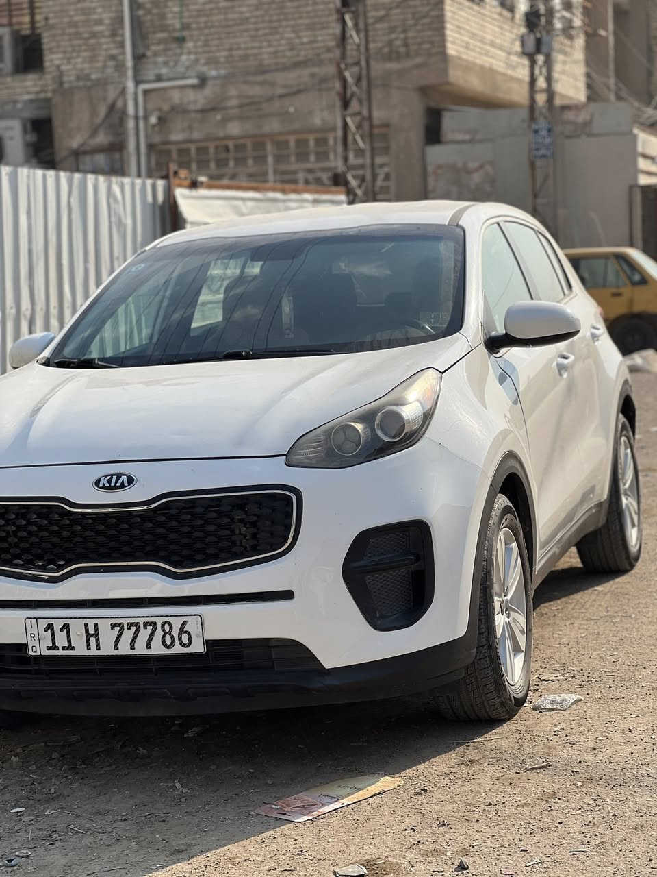 السلام عليكم كيه سبورتج موديل 2017 بدون قطرات صبغ مريكي نضيفه حيل ماشيه 70 مواصفات تحكم ستيرن شاشه كامره دواره مدوشمه رضيه بلوتوث حاكيه معروضه ب 167 وبيها مجال قليل حك الجيه رقم ‭0773 595 7457‬
