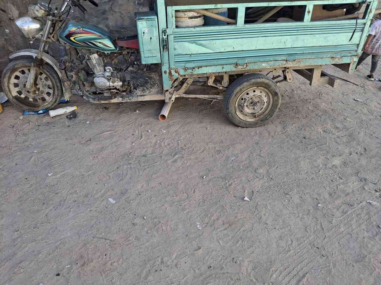 سلام عليكم
ستوته للبيع  رقم اسود بدون راعي 
عنوان نجف شارع الصب مقابل قريه الغدير 

بدي دايون نضيف مكينه نضيفه سلف 
تخم تاير نضيف اكسن نضيف 
السعر 600 الف وبيها مجال للشراي 

للأستفسار***********
