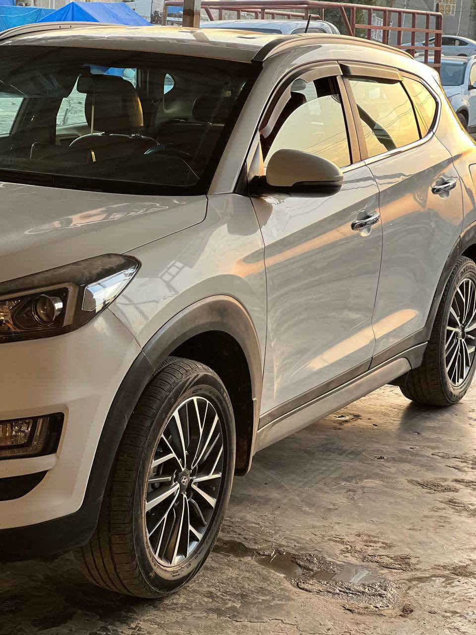 السلام عليكم 
توكسان 2020 خليجي
الضرر موضح بتقرير السونار 
باقي 5 اشهر تصير حره 
السعر 155
مكان السياره واسط / العزيزيه

***********
