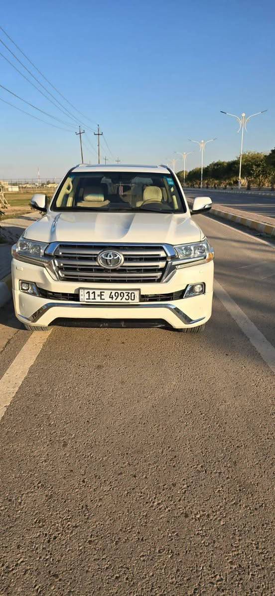 السياره جديده بمعنى الكلمة استخدام شخصي ☑️
-مكفوله كفاله عامه ماشيه ٧٦ ألف حقيقي 
-مري قلاب + شفط 
-فتحه سلايت 
-زراك لايت ، لايت زنون 
-4 كامرات 
-كشنات جلد اصلي كريمي 
-دبل كشن كهرباء , كشن السائق 3 دكم
-8 ايرباك 
-تشغيل عن بعد 
 مدوشمه جديد
-دبل ماوس 
-فول تحكم 
-7 راكب 
-3 قطع تبريد 
-محرك ٦ سلندر
-فورويل دفع رباعي 
-حساس اصلي ( أمامي ، خلفي ) 
-ويل 18 تخم تاير دلوب جديد وسبير منازل. 
-رقم بغداد بسمي تحويل مباشر
-عدتهه سبيرهه غراضهه كلهن مامستخدمات 
-السياره بشرط محرك كير صدر كلهه بعدهه عل وضع الشركه

💰السعر 400$


**إذا كنت صاحب هذا الإعلان وتريد حذفه لأي سبب، رجاءا أرسل رسالة إلى الدعم الفني**