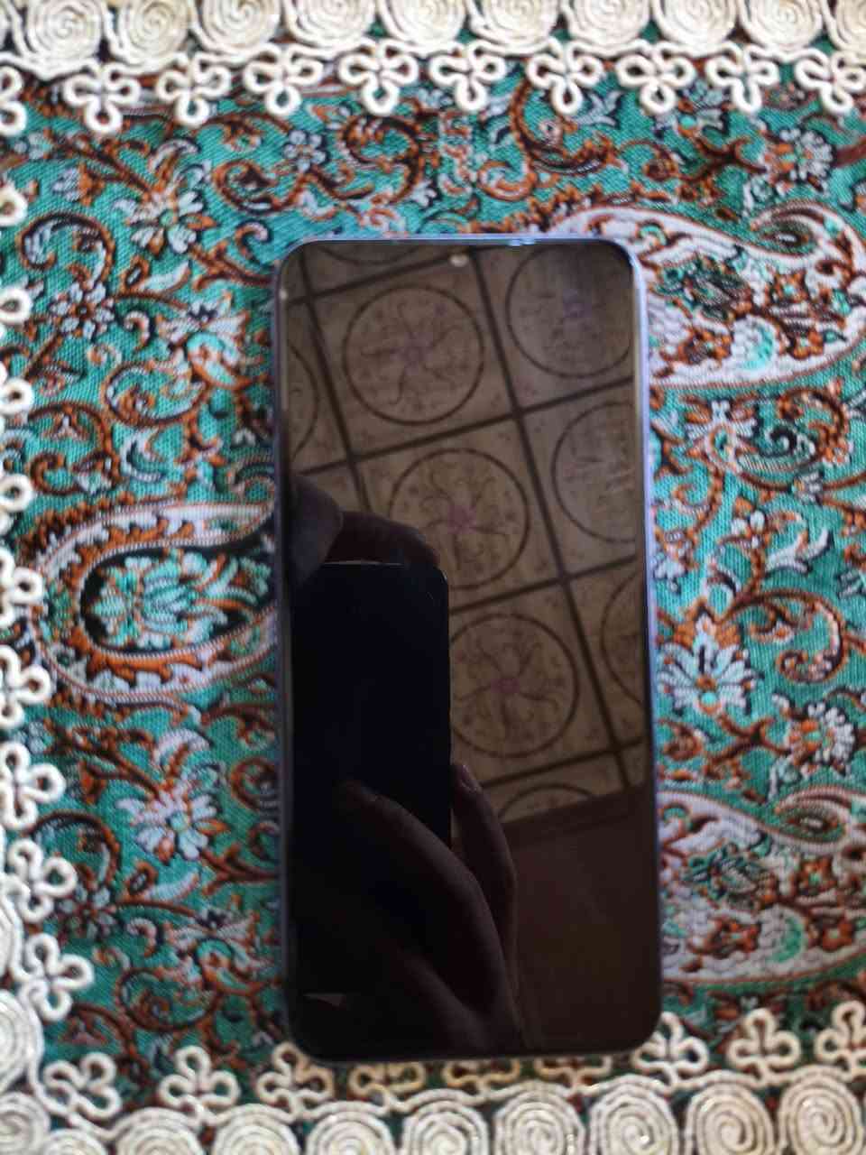 السلام عليكم جهاز تيكنو سبارك جهاز نضيف ماعايزه شي + بي كسر بسيط بلشاشه بس مامئثر على الجهاز السعر 75 للتواصل ***********
