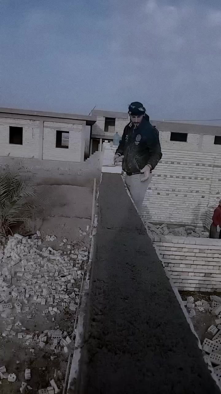 خلفه بناء اشتغل ع دبل وقطعي شغل كدامك *********** بي واتساب وعندي أكثر من ٥ خلفات
