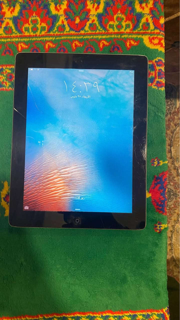 ايباد ابل الجيل الاول نضيف الجهاز مال اطفال ينزل العاب وتطبيقات ذاكره 16 للبيع ب 50 وبي مجال مكاني نجف *********** النجف, العراق
