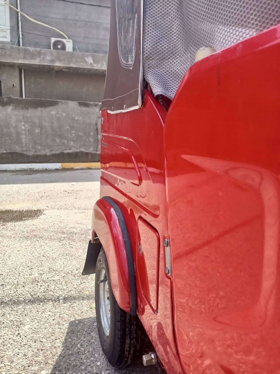 سلام عليكم دكتك موديل 22شهر 11 دكتك كامله مكمله هي نقص ما بيه دكتك مضلع طابه بل 23 شهر 11 دكتك بلاديه حته دوس ما معمرات سعر 9700وبيه مجال مكاني ديالى بعقوبه مفرك تحويل ثاني يوم ***********
