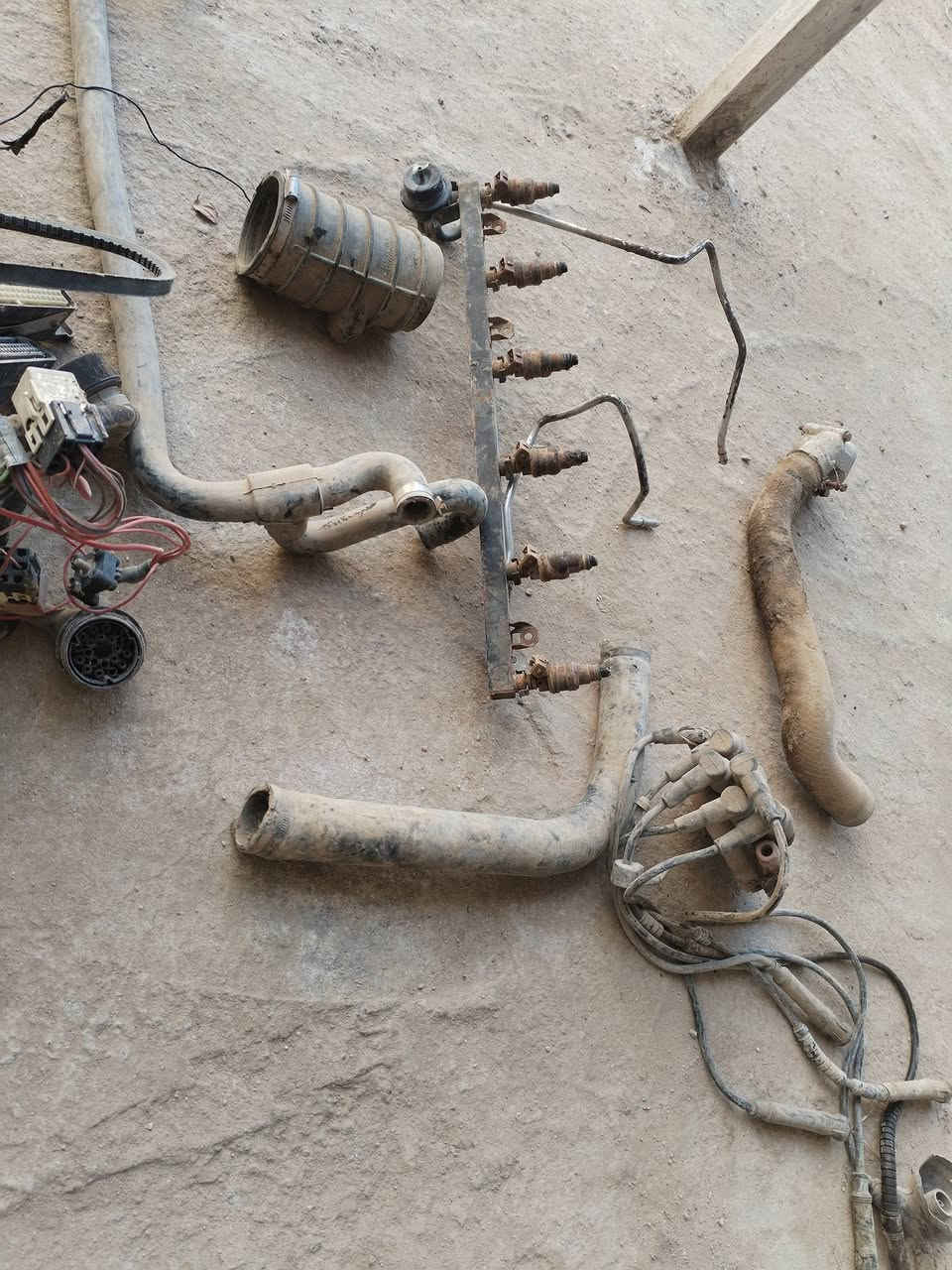 غراض ب ي م السعر 200
وبي مجال رقم صاحب. ***********
