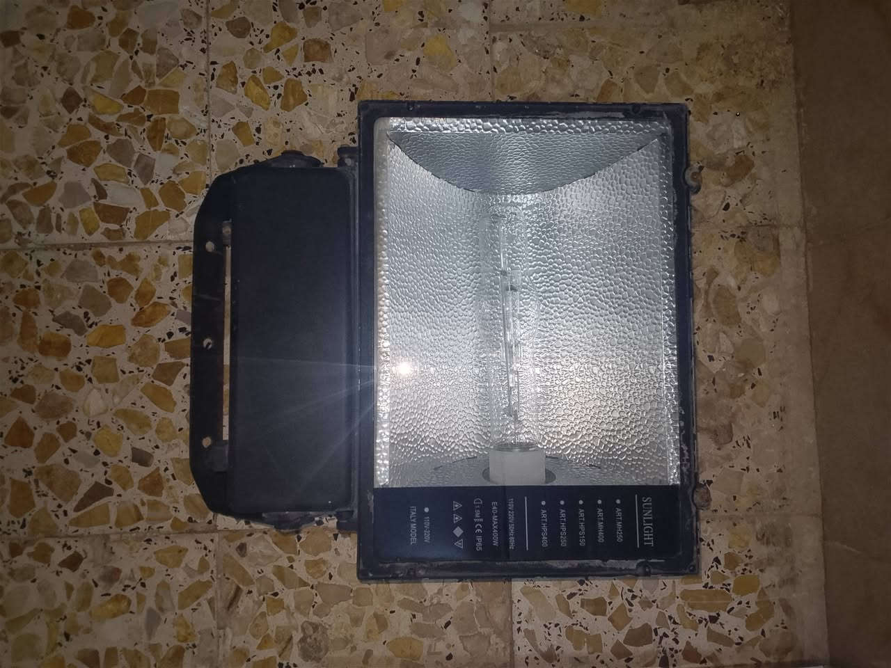 اغراض للبيع ابيعهن كلهن قيموهن بل يرضي الله وبعد عندي نواعم الاستفسار عله الرقم ***********

